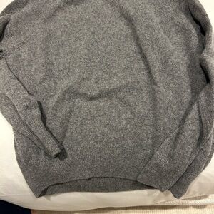 360 Cashmere Heather Gray Crew Neck Sweater